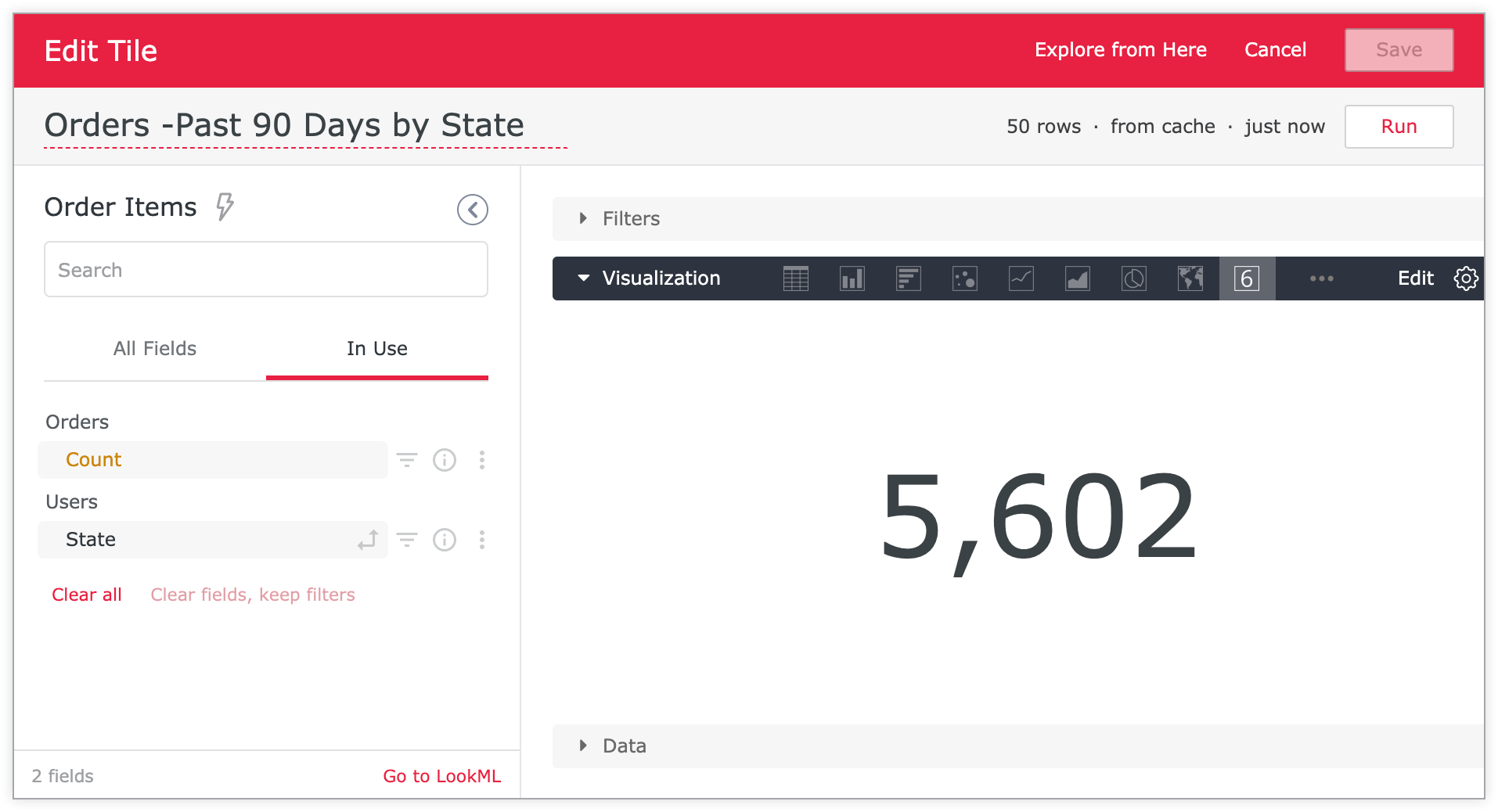 La finestra di dialogo Modifica riquadro in una dashboard di Looker incorporata con il colore #e82042 applicato al banner e la famiglia di caratteri Verdana applicata a tutto il testo della pagina.