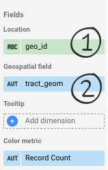 使用者在 Google 地圖圖表「屬性」面板的「資料」分頁中，選取「位置」欄位的 geo_id 和「地理空間」欄位的 tract_geom。