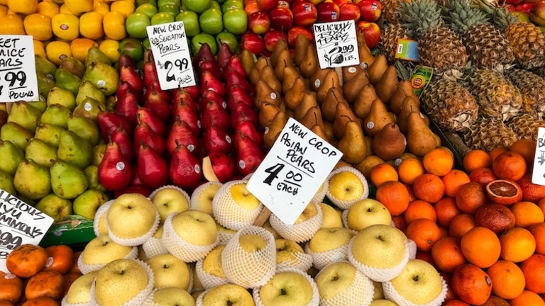 杂货店中的水果的图片